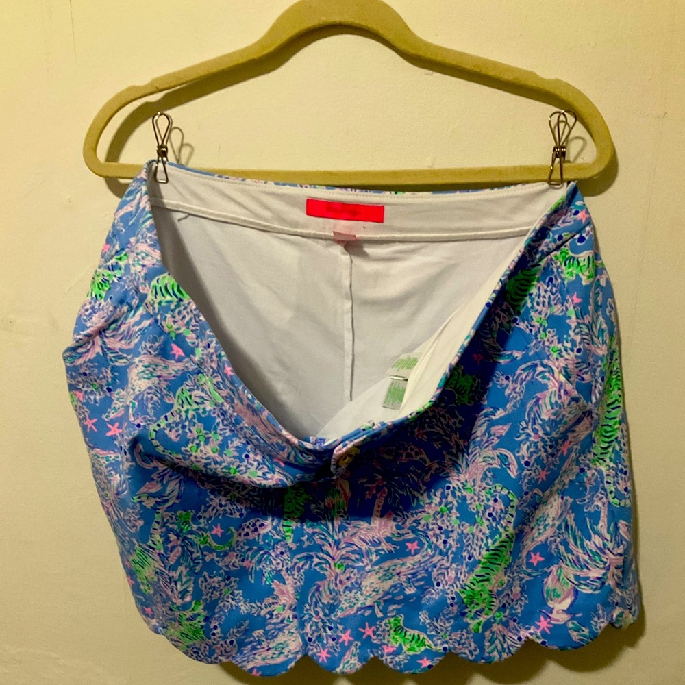 Lilly Pulitzer scalloped edge shorts, size 16. Never worn.